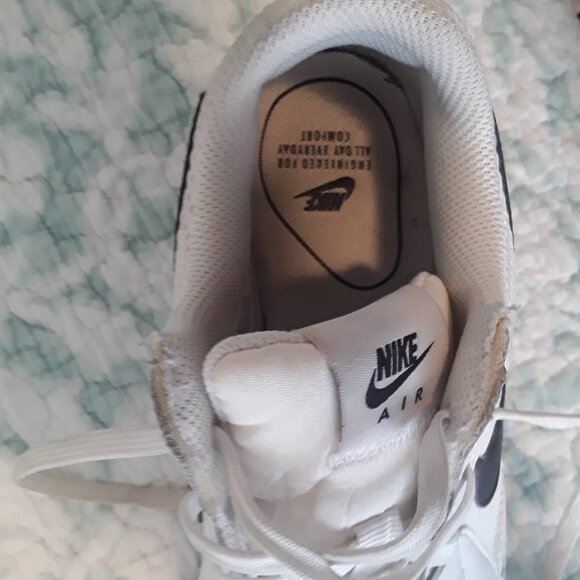 Women's Nike Air Max (CD 5432-101) Size 8 Running Shoes Excellent Condition - Picture 4 of 7